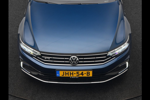Volkswagen Passat Variant 1.4 TSI PHEV GTE Highline Plug In Hyrbid 218pk Dealer O.H PHEV | Panodak | Adaptive Cruise | Alcantara Sportstoelen Massage & Verwarmd | Apple Carplay | Camera | Virtual | Navigatie | Keyless | Blis | DAB |