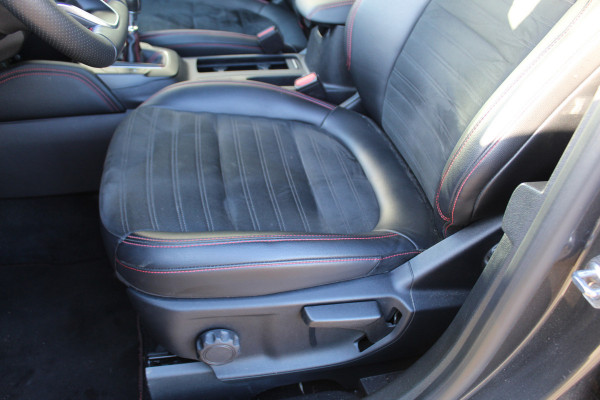 Ford Kuga 1.5 EcoBoost ST-Line X , 150pk , 1800kg Trekgewicht Climate control , Navigatie , Trekhaak , Cruise control , Bleutooth