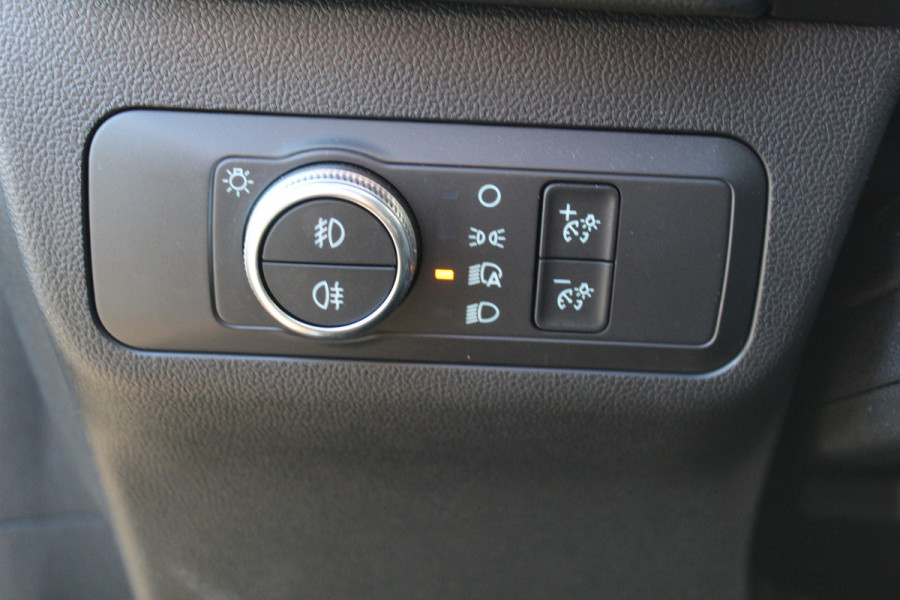 Ford Kuga 1.5 EcoBoost ST-Line X , 150pk , 1800kg Trekgewicht Climate control , Navigatie , Trekhaak , Cruise control , Bleutooth