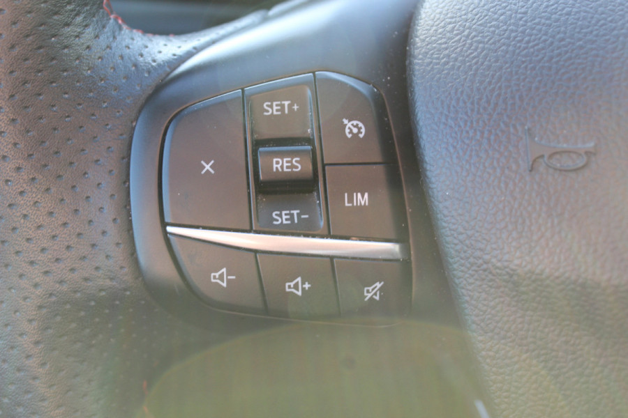 Ford Kuga 1.5 EcoBoost ST-Line X , 150pk , 1800kg Trekgewicht Climate control , Navigatie , Trekhaak , Cruise control , Bleutooth