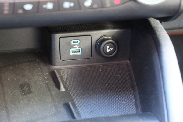 Ford Kuga 1.5 EcoBoost ST-Line X , 150pk , 1800kg Trekgewicht Climate control , Navigatie , Trekhaak , Cruise control , Bleutooth