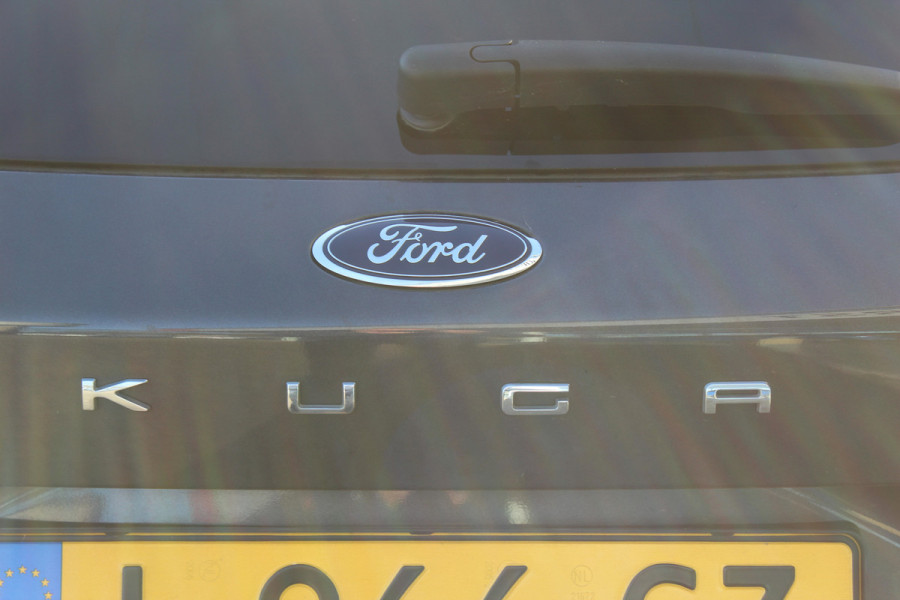 Ford Kuga 1.5 EcoBoost ST-Line X , 150pk , 1800kg Trekgewicht Climate control , Navigatie , Trekhaak , Cruise control , Bleutooth