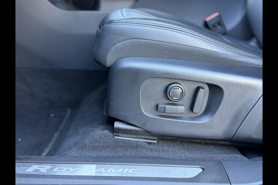 Land Rover Range Rover Evoque 1.5 P300e AWD R-Dynamic SE Black Style|Schuif/Kantel dak|Sfeer|Meridian|Memory|ACC|Winterpakket|Trekhaak