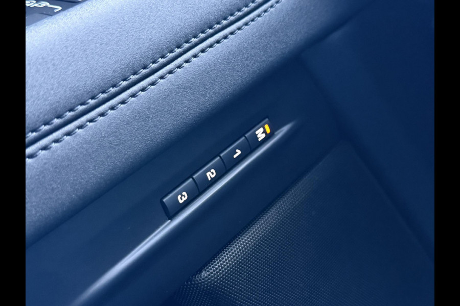 Land Rover Range Rover Evoque 1.5 P300e AWD R-Dynamic SE Black Style|Schuif/Kantel dak|Sfeer|Meridian|Memory|ACC|Winterpakket|Trekhaak