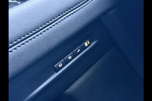 Land Rover Range Rover Evoque 1.5 P300e AWD R-Dynamic SE Black Style|Schuif/Kantel dak|Sfeer|Meridian|Memory|ACC|Winterpakket|Trekhaak