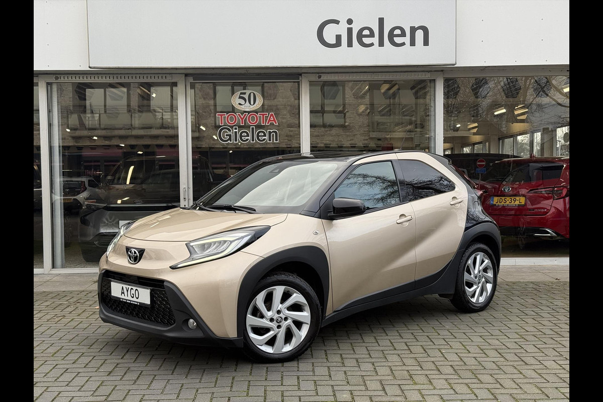 Toyota Aygo X 1.0 VVT-i Pulse Automaat | Stoelverwarming, Apple CarPlay/Android auto, Bi-Tone, Parkeercamera, Lichtmetalen velgen