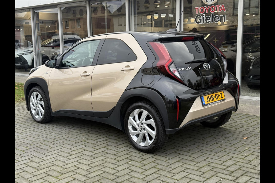 Toyota Aygo X 1.0 VVT-i Pulse Automaat | Stoelverwarming, Apple CarPlay/Android auto, Bi-Tone, Parkeercamera, Lichtmetalen velgen