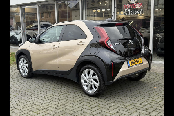 Toyota Aygo X 1.0 VVT-i Pulse Automaat | Stoelverwarming, Apple CarPlay/Android auto, Bi-Tone, Parkeercamera, Lichtmetalen velgen