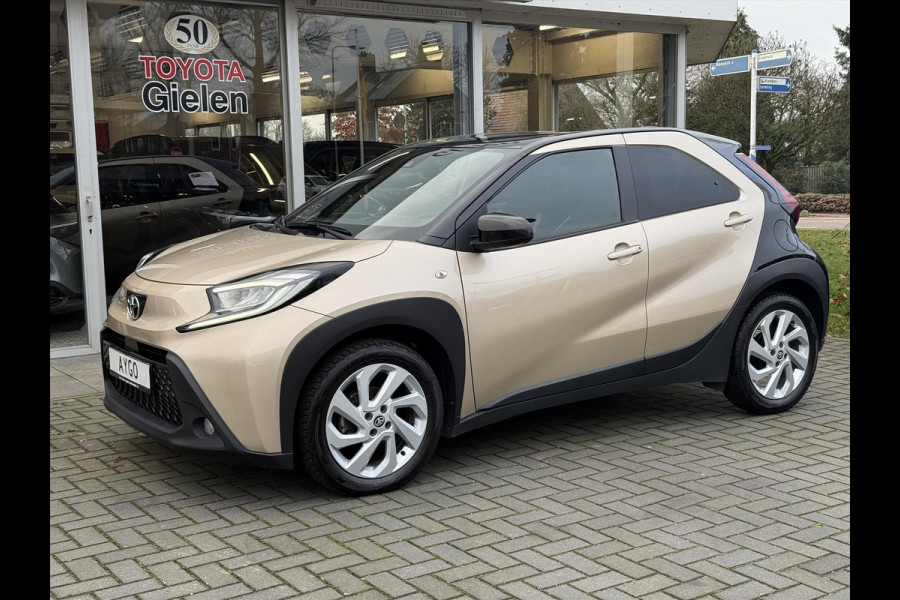 Toyota Aygo X 1.0 VVT-i Pulse Automaat | Stoelverwarming, Apple CarPlay/Android auto, Bi-Tone, Parkeercamera, Lichtmetalen velgen