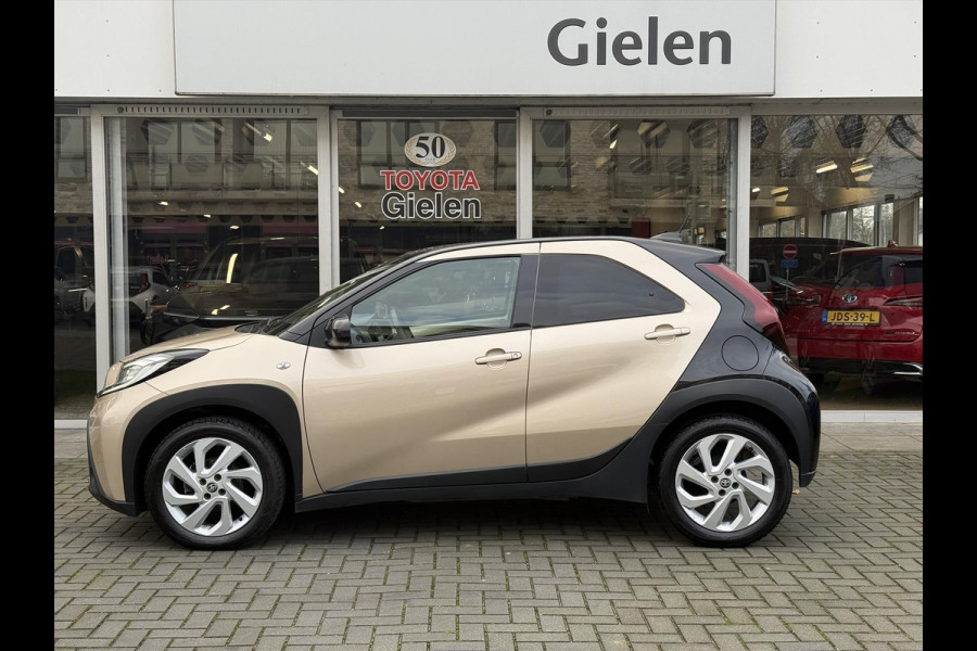 Toyota Aygo X 1.0 VVT-i Pulse Automaat | Stoelverwarming, Apple CarPlay/Android auto, Bi-Tone, Parkeercamera, Lichtmetalen velgen