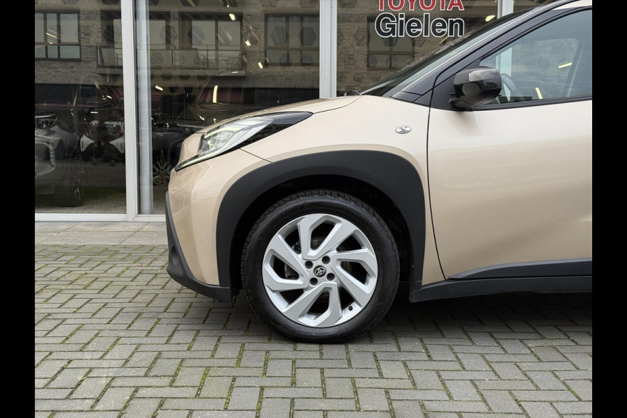 Toyota Aygo X 1.0 VVT-i Pulse Automaat | Stoelverwarming, Apple CarPlay/Android auto, Bi-Tone, Parkeercamera, Lichtmetalen velgen