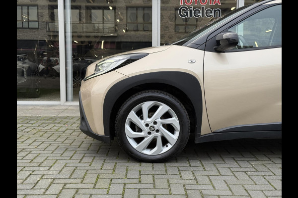 Toyota Aygo X 1.0 VVT-i Pulse Automaat | Stoelverwarming, Apple CarPlay/Android auto, Bi-Tone, Parkeercamera, Lichtmetalen velgen