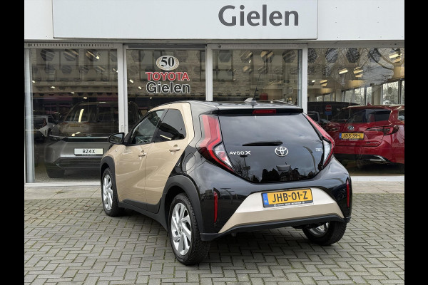Toyota Aygo X 1.0 VVT-i Pulse Automaat | Stoelverwarming, Apple CarPlay/Android auto, Bi-Tone, Parkeercamera, Lichtmetalen velgen