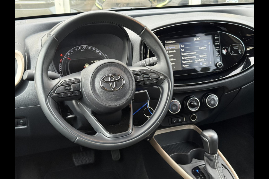 Toyota Aygo X 1.0 VVT-i Pulse Automaat | Stoelverwarming, Apple CarPlay/Android auto, Bi-Tone, Parkeercamera, Lichtmetalen velgen