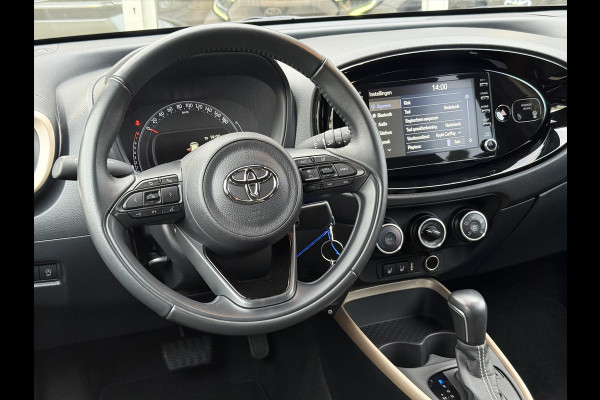 Toyota Aygo X 1.0 VVT-i Pulse Automaat | Stoelverwarming, Apple CarPlay/Android auto, Bi-Tone, Parkeercamera, Lichtmetalen velgen