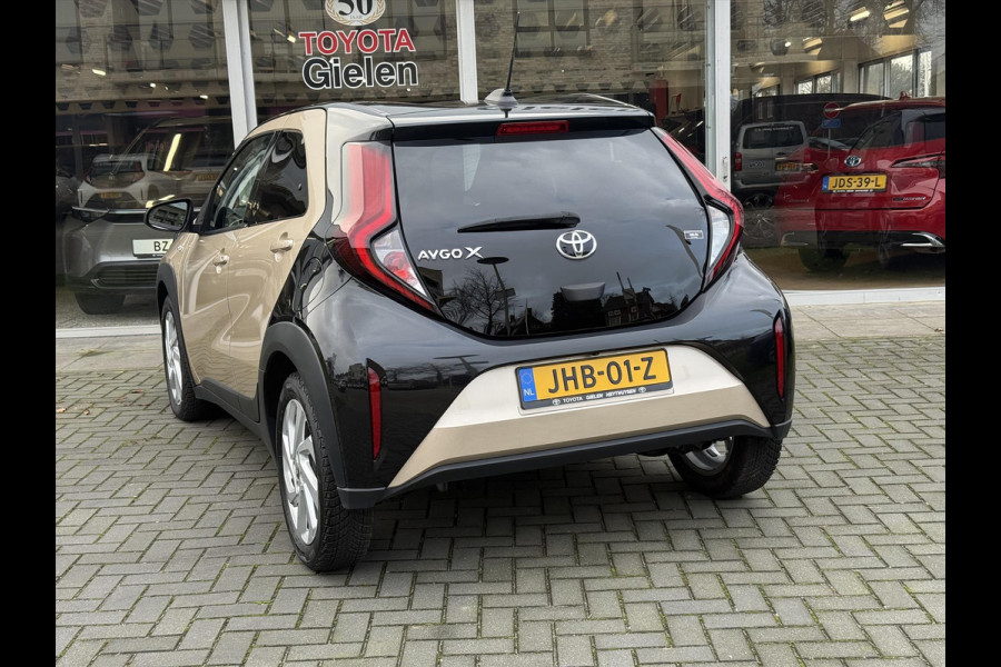 Toyota Aygo X 1.0 VVT-i Pulse Automaat | Stoelverwarming, Apple CarPlay/Android auto, Bi-Tone, Parkeercamera, Lichtmetalen velgen