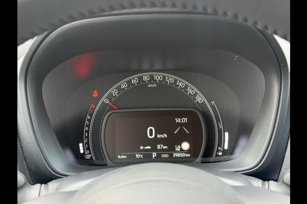 Toyota Aygo X 1.0 VVT-i Pulse Automaat | Stoelverwarming, Apple CarPlay/Android auto, Bi-Tone, Parkeercamera, Lichtmetalen velgen