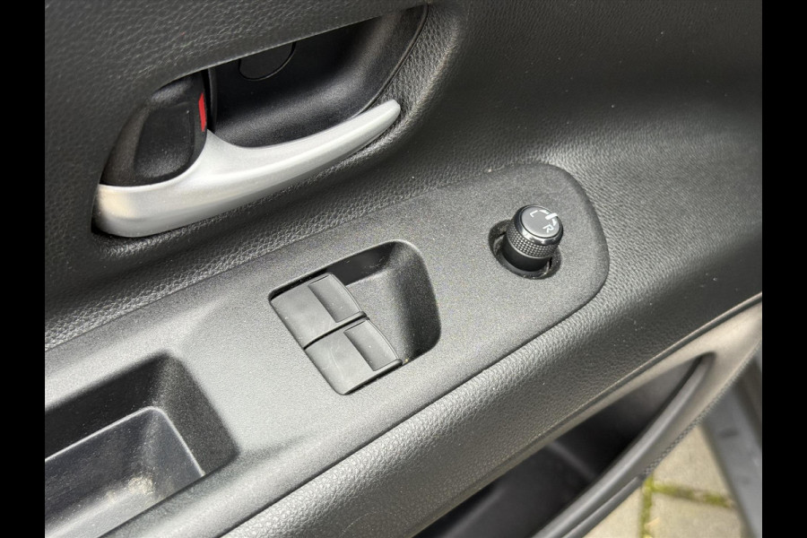 Toyota Aygo X 1.0 VVT-i Pulse Automaat | Stoelverwarming, Apple CarPlay/Android auto, Bi-Tone, Parkeercamera, Lichtmetalen velgen