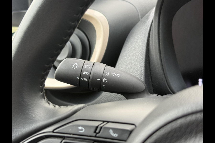 Toyota Aygo X 1.0 VVT-i Pulse Automaat | Stoelverwarming, Apple CarPlay/Android auto, Bi-Tone, Parkeercamera, Lichtmetalen velgen