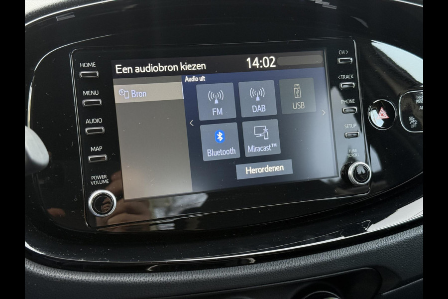 Toyota Aygo X 1.0 VVT-i Pulse Automaat | Stoelverwarming, Apple CarPlay/Android auto, Bi-Tone, Parkeercamera, Lichtmetalen velgen