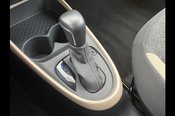 Toyota Aygo X 1.0 VVT-i Pulse Automaat | Stoelverwarming, Apple CarPlay/Android auto, Bi-Tone, Parkeercamera, Lichtmetalen velgen