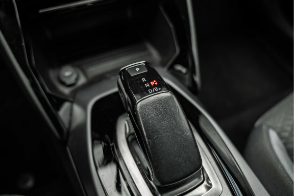 Peugeot e-2008 EV Allure 50 kWh