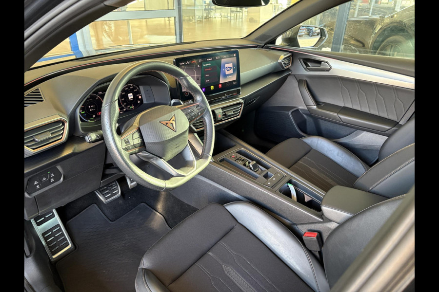 CUPRA Leon Sportstourer 1.4 e-Hybrid Business 204pk PHEV | Achteruitrijcamera | Winterset! | Side-Assist | Navigatie | Climate control |  Stoel- & Stuurverwarming | 18" lichtmetalen velgen |