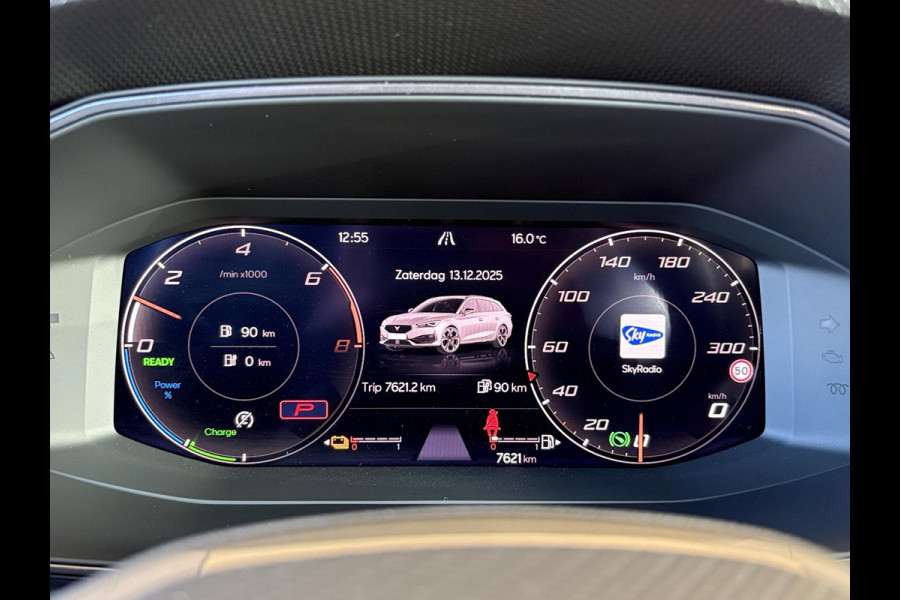 CUPRA Leon Sportstourer 1.4 e-Hybrid Business 204pk PHEV | Achteruitrijcamera | Winterset! | Side-Assist | Navigatie | Climate control |  Stoel- & Stuurverwarming | 18" lichtmetalen velgen |