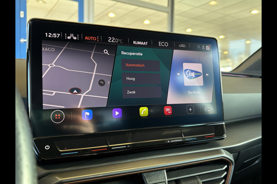 CUPRA Leon Sportstourer 1.4 e-Hybrid Business 204pk PHEV | Achteruitrijcamera | Winterset! | Side-Assist | Navigatie | Climate control |  Stoel- & Stuurverwarming | 18" lichtmetalen velgen |