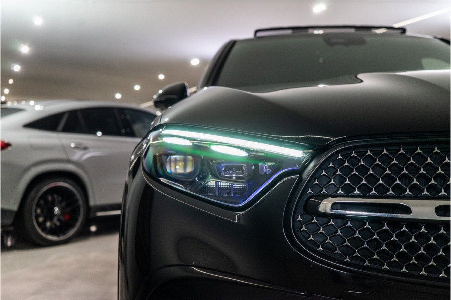 Mercedes-Benz GLC Coupé 400e 4MATIC AMG 381PK | Pano | Burmester | Sfeer | Carbon | Trekhaak | BOMVOL!