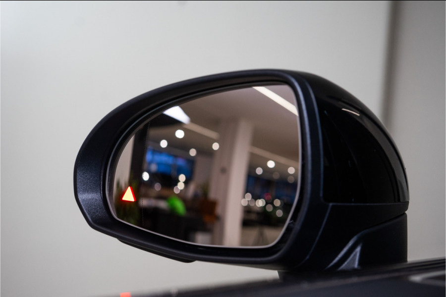 Mercedes-Benz GLC Coupé 400e 4MATIC AMG 381PK | Pano | Burmester | Sfeer | Carbon | Trekhaak | BOMVOL!