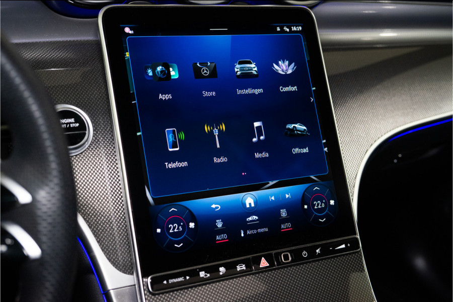 Mercedes-Benz GLC Coupé 400e 4MATIC AMG 381PK | Pano | Burmester | Sfeer | Carbon | Trekhaak | BOMVOL!