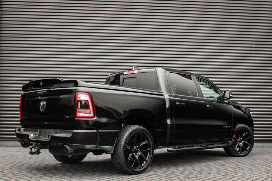 Dodge Ram 5.7 V8 HEMI 1500 BLACK EDITION / 100DKM / DIRECT RIJDEN / APPLE CARPLAY / 22 INCH / FULL BLACK / RED-LINE / SPORT / PANO