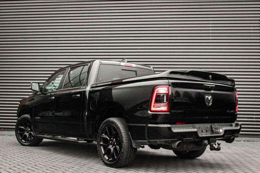 Dodge Ram 5.7 V8 HEMI 1500 BLACK EDITION / 100DKM / DIRECT RIJDEN / APPLE CARPLAY / 22 INCH / FULL BLACK / RED-LINE / SPORT / PANO
