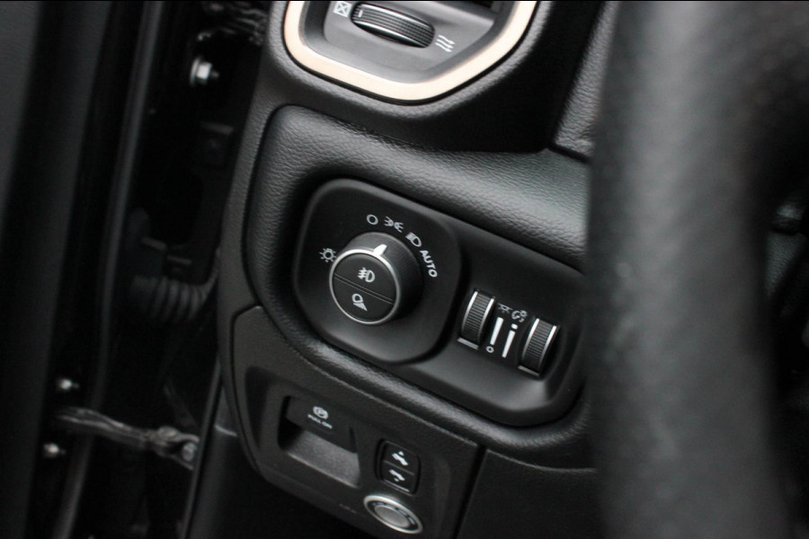 Dodge Ram 5.7 V8 HEMI 1500 BLACK EDITION / 100DKM / DIRECT RIJDEN / APPLE CARPLAY / 22 INCH / FULL BLACK / RED-LINE / SPORT / PANO