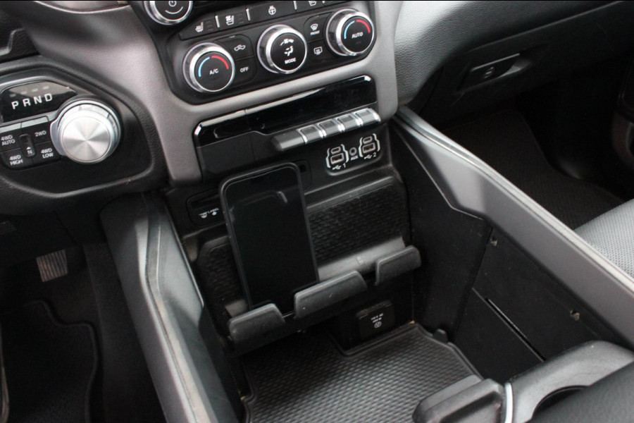 Dodge Ram 5.7 V8 HEMI 1500 BLACK EDITION / 100DKM / DIRECT RIJDEN / APPLE CARPLAY / 22 INCH / FULL BLACK / RED-LINE / SPORT / PANO