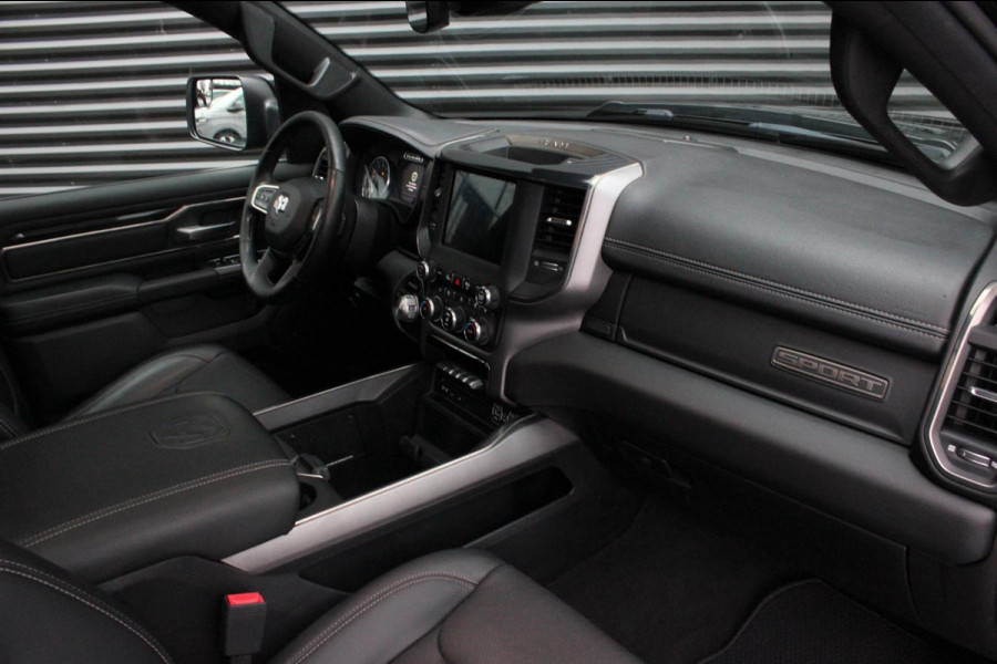 Dodge Ram 5.7 V8 HEMI 1500 BLACK EDITION / 100DKM / DIRECT RIJDEN / APPLE CARPLAY / 22 INCH / FULL BLACK / RED-LINE / SPORT / PANO