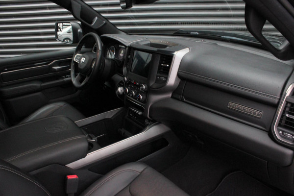 Dodge Ram 5.7 V8 HEMI 1500 BLACK EDITION / 100DKM / DIRECT RIJDEN / APPLE CARPLAY / 22 INCH / FULL BLACK / RED-LINE / SPORT / PANO
