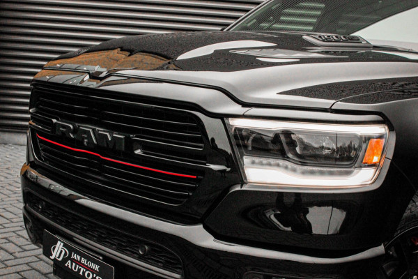 Dodge Ram 5.7 V8 HEMI 1500 BLACK EDITION / 100DKM / DIRECT RIJDEN / APPLE CARPLAY / 22 INCH / FULL BLACK / RED-LINE / SPORT / PANO