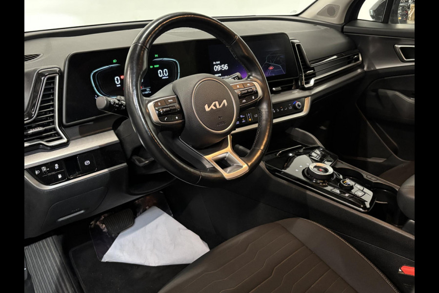 Kia Sportage 1.6 T-GDi Plug-in Hybrid AWD DynamicPlusLine Navigatie Apple Carplay/Android Auto Camera Parkeersensoren Adaptive Cruise Control Virtual Cockpit Stoelverwarming voor en achter Climate Control Lichtmetalen velgen Getinte ramen