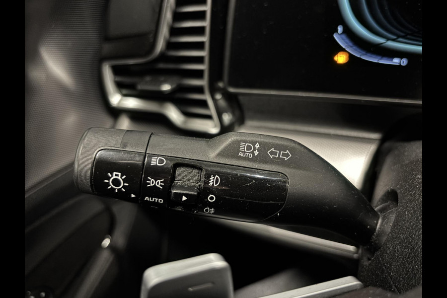 Kia Sportage 1.6 T-GDi Plug-in Hybrid AWD DynamicPlusLine Navigatie Apple Carplay/Android Auto Camera Parkeersensoren Adaptive Cruise Control Virtual Cockpit Stoelverwarming voor en achter Climate Control Lichtmetalen velgen Getinte ramen