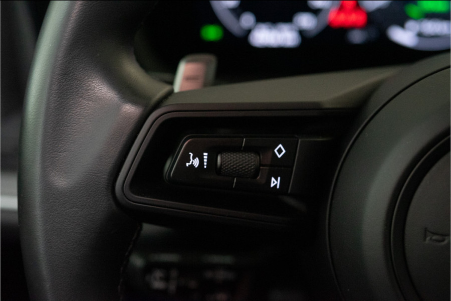 Porsche Cayenne Coupé 3.0 E-Hybrid 462PK | InnoDrive | Bose | Trekhaak | Sportchrono | VOL! Fabrieksgarantie