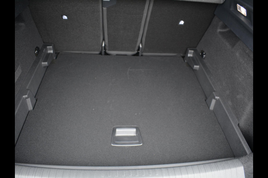 Peugeot E-3008 Allure 73 kWh Avantage | Navigatie | Carplay | Camera