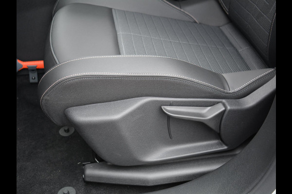 Peugeot E-3008 Allure 73 kWh Avantage | Navigatie | Carplay | Camera