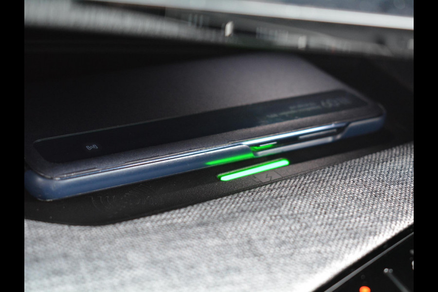 Peugeot E-3008 Allure 73 kWh Avantage | Navigatie | Carplay | Camera