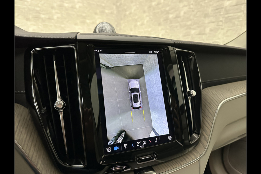 Volvo XC60 350PK Ultimate Bright | Bowers & Wilkins | Luchtvering | Panorama | Massage | ACC | 360 Camera | T6 | Stoelventilatie | Head-Up | Keyless-Entry | Orrefors Glaspook | Pilot-Assist | Stoelverwarming V+A | Stand-Kachel | Memory | Stuurverwarming | Dodehoek | Leder Dashboard | Carplay |