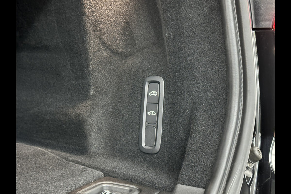 Volvo XC60 350PK Ultimate Bright | Bowers & Wilkins | Luchtvering | Panorama | Massage | ACC | 360 Camera | T6 | Stoelventilatie | Head-Up | Keyless-Entry | Orrefors Glaspook | Pilot-Assist | Stoelverwarming V+A | Stand-Kachel | Memory | Stuurverwarming | Dodehoek | Leder Dashboard | Carplay |