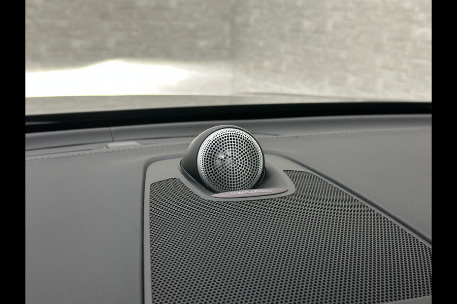 Volvo XC60 350PK Ultimate Bright | Bowers & Wilkins | Luchtvering | Panorama | Massage | ACC | 360 Camera | T6 | Stoelventilatie | Head-Up | Keyless-Entry | Orrefors Glaspook | Pilot-Assist | Stoelverwarming V+A | Stand-Kachel | Memory | Stuurverwarming | Dodehoek | Leder Dashboard | Carplay |