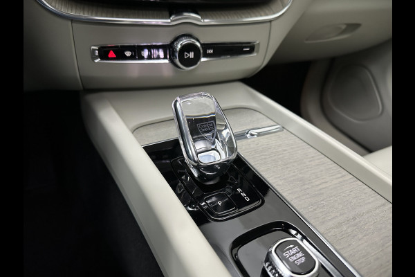 Volvo XC60 350PK Ultimate Bright | Bowers & Wilkins | Luchtvering | Panorama | Massage | ACC | 360 Camera | T6 | Stoelventilatie | Head-Up | Keyless-Entry | Orrefors Glaspook | Pilot-Assist | Stoelverwarming V+A | Stand-Kachel | Memory | Stuurverwarming | Dodehoek | Leder Dashboard | Carplay |