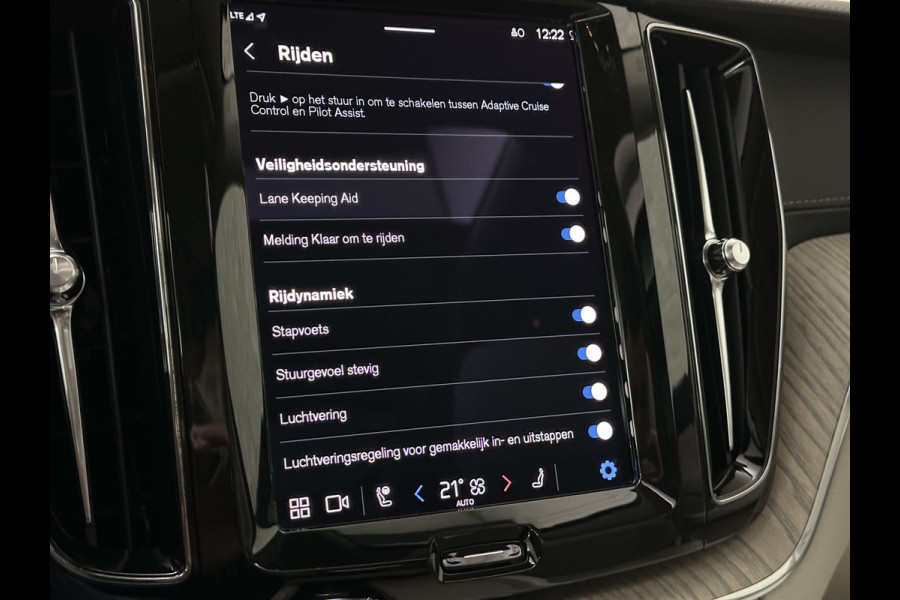 Volvo XC60 350PK Ultimate Bright | Bowers & Wilkins | Luchtvering | Panorama | Massage | ACC | 360 Camera | T6 | Stoelventilatie | Head-Up | Keyless-Entry | Orrefors Glaspook | Pilot-Assist | Stoelverwarming V+A | Stand-Kachel | Memory | Stuurverwarming | Dodehoek | Leder Dashboard | Carplay |